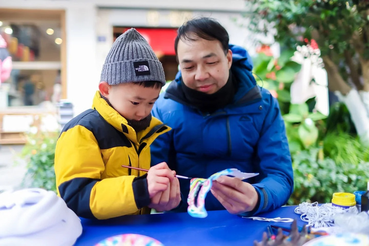 初雪邂逅非遗之美，江苏中行成功举办“新光市集”公益活动