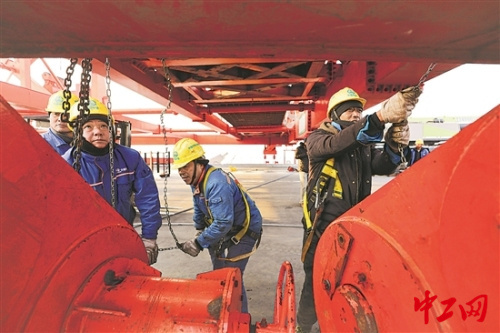 e33aab10bb5732559655922316b6d494