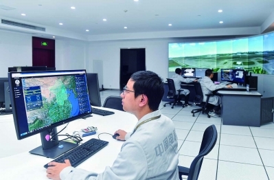 莱斯信息空中交通管理系统全国重点实验室的工作人员正在进行低空飞行相关系统的研发。（资料图片） 南京日报/紫金山新闻记者 孙中元 摄