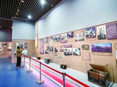 “向新而生——南京工业遗产专题展”4月22日起在渡江胜利纪念馆临展厅面向公众开放。 南京日报/紫金山新闻记者 董家训 摄