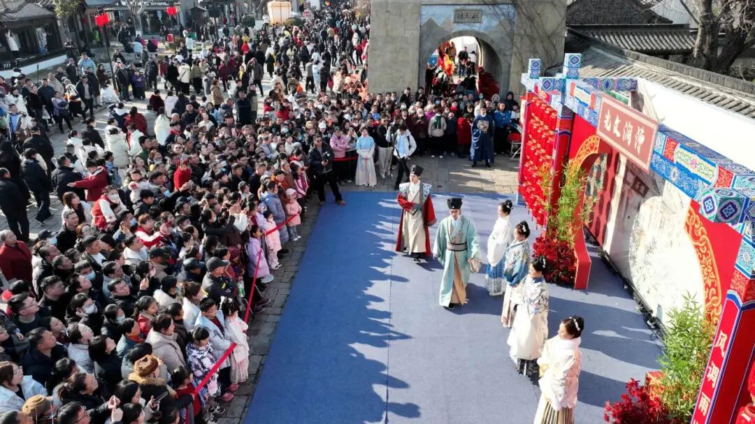 演出 沈坤门口.jpg